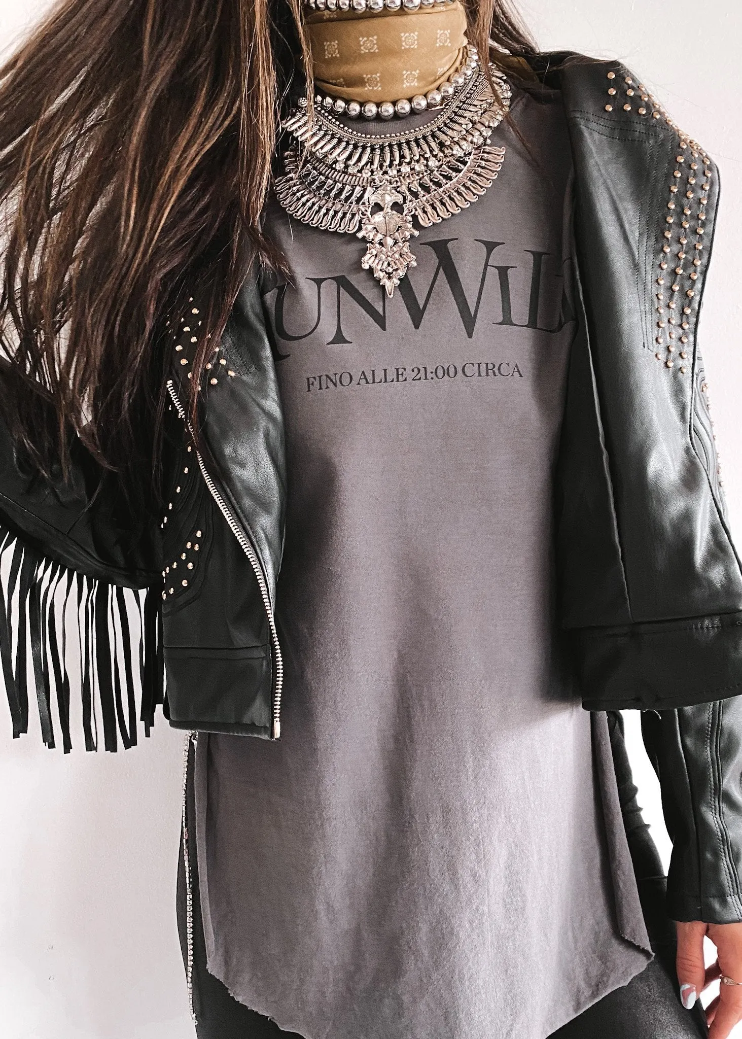 90's RUN WILD SIDE SLIT TEE