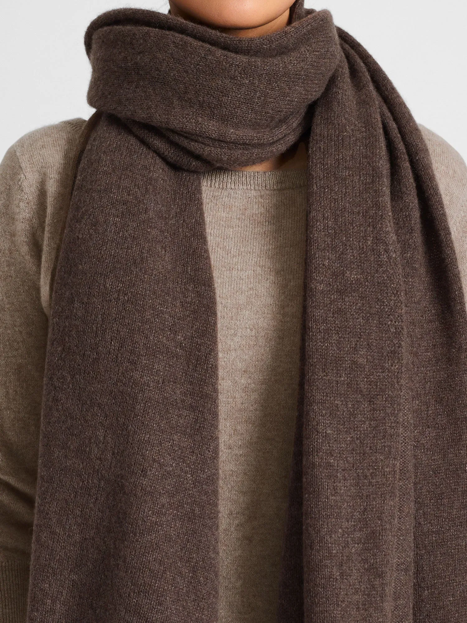 Cashmere scarf "Signature" - dark brown