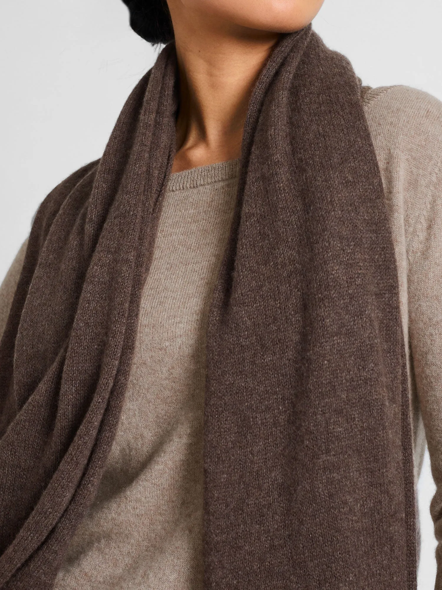 Cashmere scarf "Signature" - dark brown